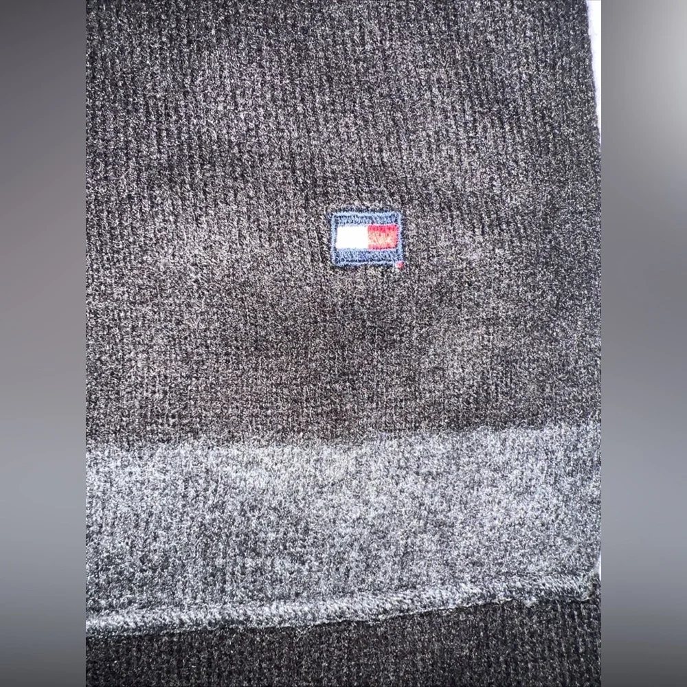 Tommy Hilfiger Unisex Black & Grey Reversible Scarf – Premium Knit Fabric NWT